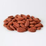 Almendra largueta piel